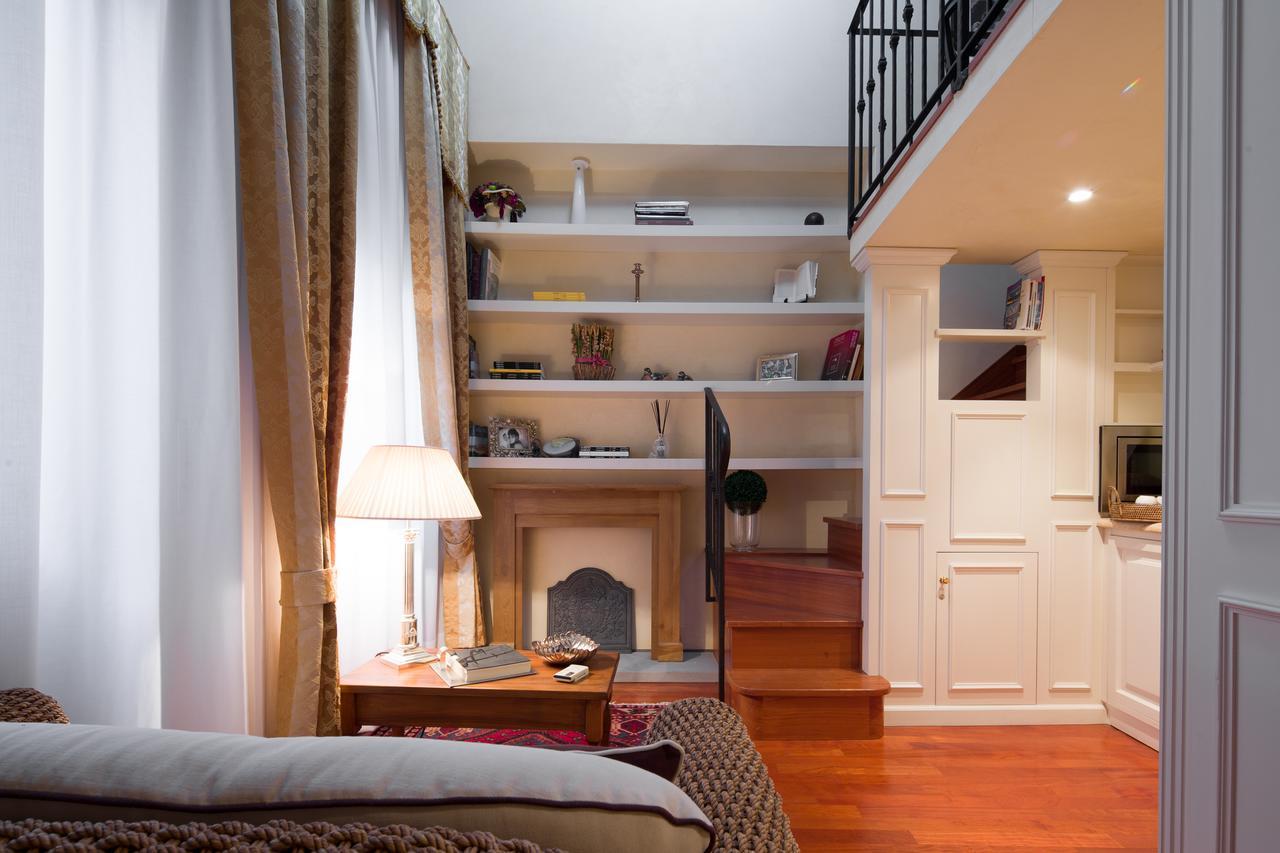 Old Tower Ponte Vecchio Suite フィレンツェ 部屋 写真